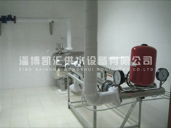 超靜音管中泵變頻供水設(shè)備